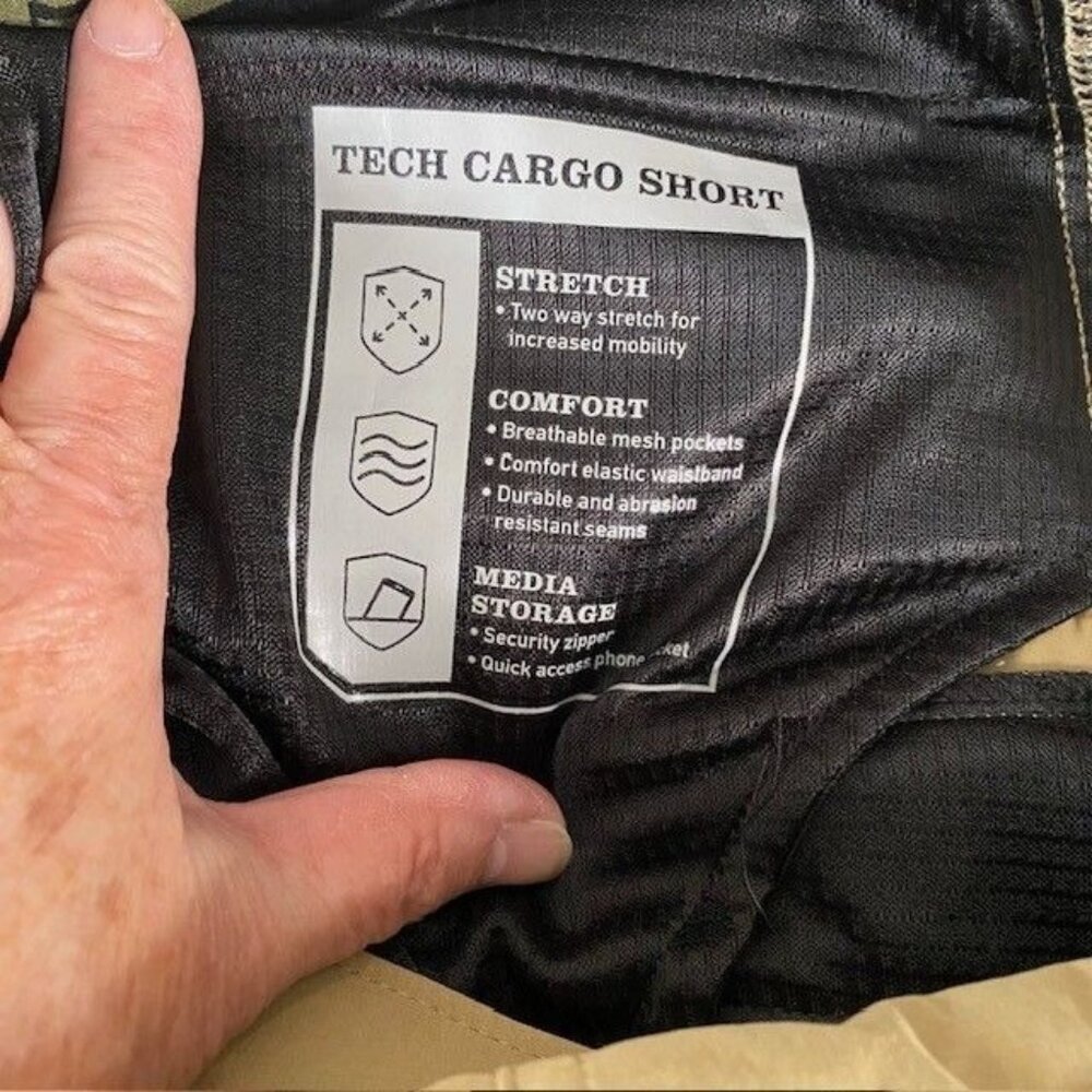 Khaki Cargo Shorts Orvis Men’s sz 32 Tech Zip Pockets Utility Workwear Gorpcore - Picture 2 of 8